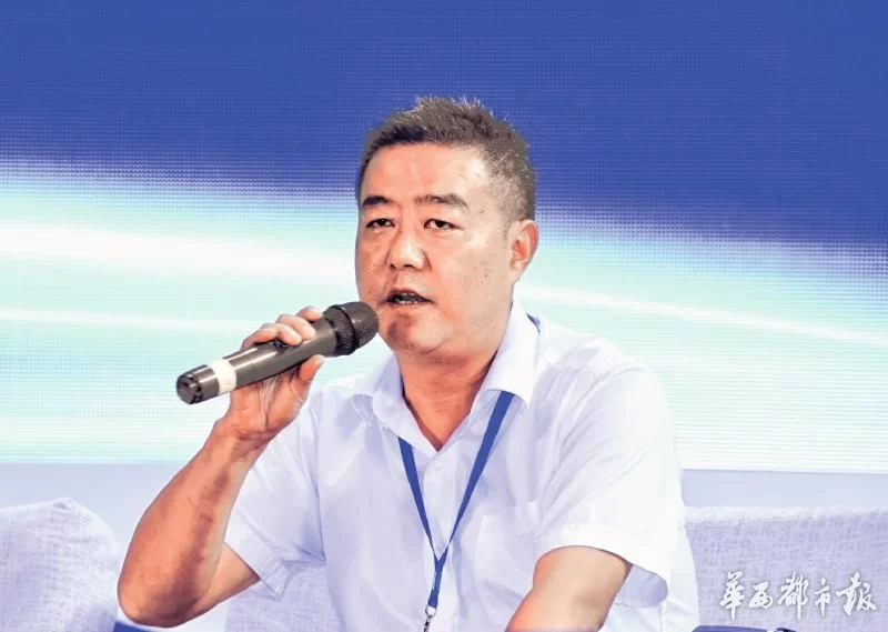 各路嘉宾“绸都论剑” 四川如何发展特色小城镇(图5) 各路嘉宾“绸都论剑” 四川如何发展特色小城镇(图5)