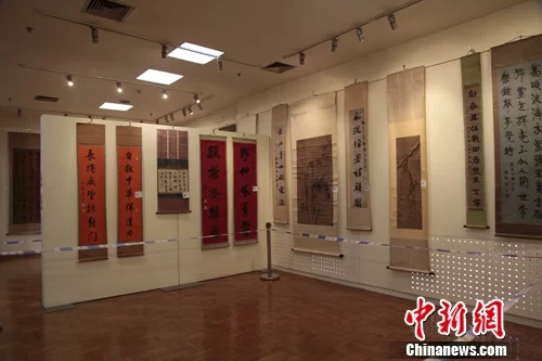 古今书画鉴赏暨田原作品展开幕 齐白石等名家作品亮相(图2)