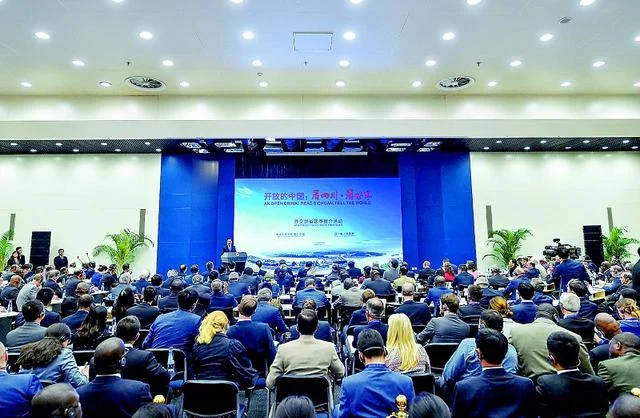 四川省全球推介活动在外交部举行 四川魅力震撼嘉宾(图2) 四川省全球推介活动在外交部举行 四川魅力震撼嘉宾