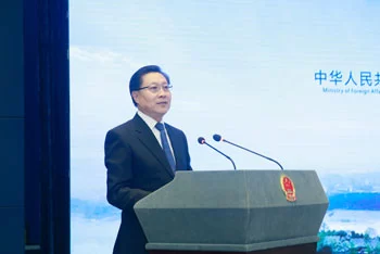 四川加速融入世界大家庭：对内靠改革对外靠开放