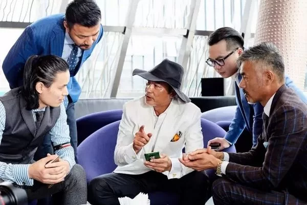 “我很期待跟大家一起,告诉全世界这是made in china”| 任达华代言VK正装,10.14上海全球发布会(图12) “我很期待跟大家一起,告诉全世界这是made in china”| 任达华代言VK正装,10.14上海全球发布会(图12)