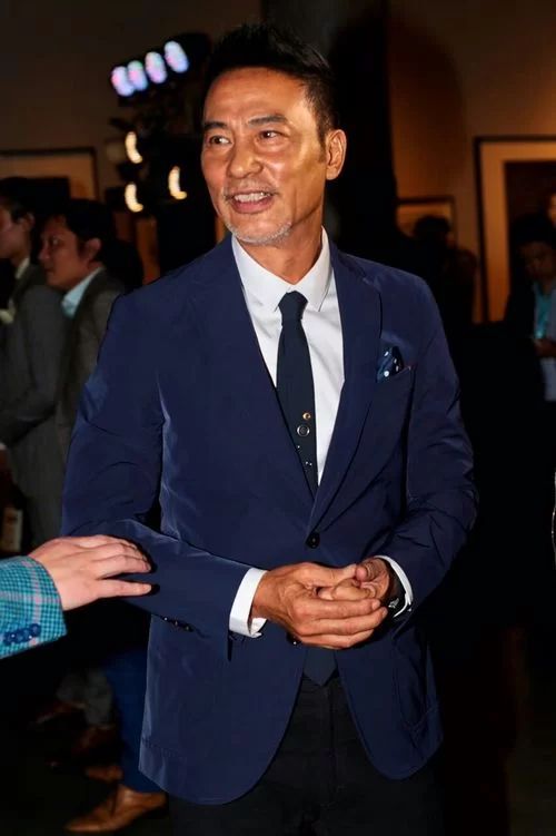 任达华代言VK正装,11月18日同登“百男大秀”T台!(图9) 任达华代言VK正装,11月18日同登“百男大秀”T台!(图9)