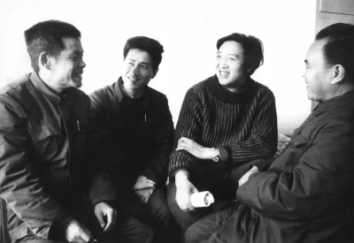 习近平与他的作家“朋友圈”(图4) 习近平与他的作家“朋友圈”(图4)