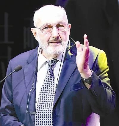 诗歌属于郑愁予或北岛的时代 年轻的诗人在哪里?(图4) 诗歌属于郑愁予或北岛的时代 年轻的诗人在哪里?(图4)