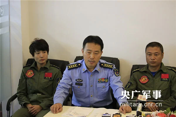 空军新闻发言人:歼-20将提升空军综合战斗能力(图1) 空军新闻发言人:歼-20将提升空军综合战斗能力(图1)