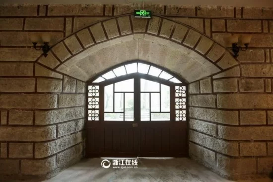 组图:浙大礼堂超赞 媲美哈利波特魔法学校(图5) 组图:浙大礼堂超赞 媲美哈利波特魔法学校(图5)