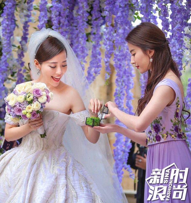 张靓颖被抢风头 刘亦菲唐嫣的西柚唇妆才是罪魁祸首(图2) 刘亦菲:抢镜不是我本意