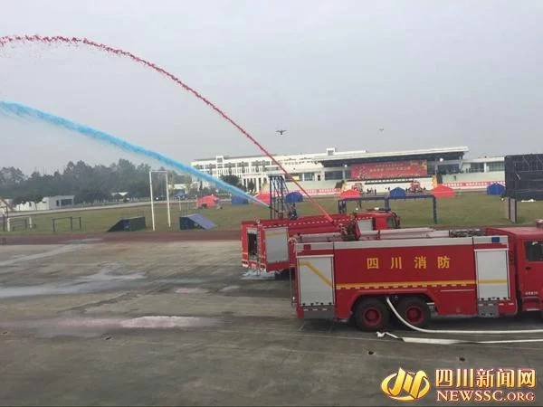 很厉害!四川消防战勤保障“秘密武器”亮相(图)(图1) 点击进入下一页