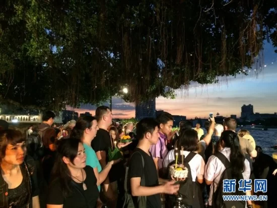 月满湄江：洗尽铅华的泰国水灯节（组图）(图2)