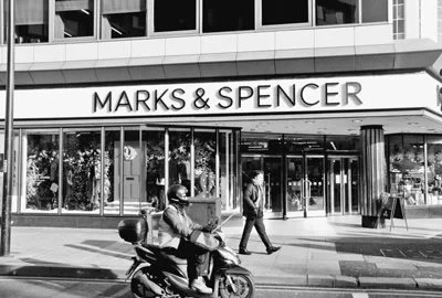 经营不景气,英国大型百货店苦寻出路(图1) 经营不景气,英国大型百货店苦寻出路(图1)