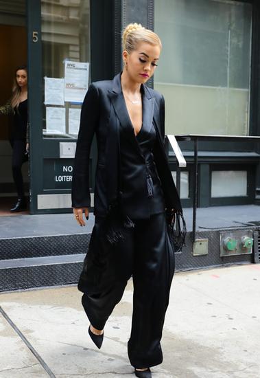 不靠PS 学瑞塔IU的显瘦搭配秒瘦十斤(图13) 瑞塔·奥拉(Rita Ora)
