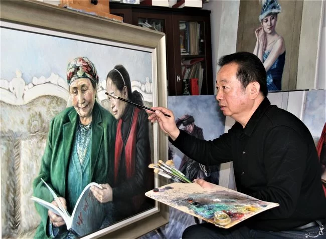 李强创作中