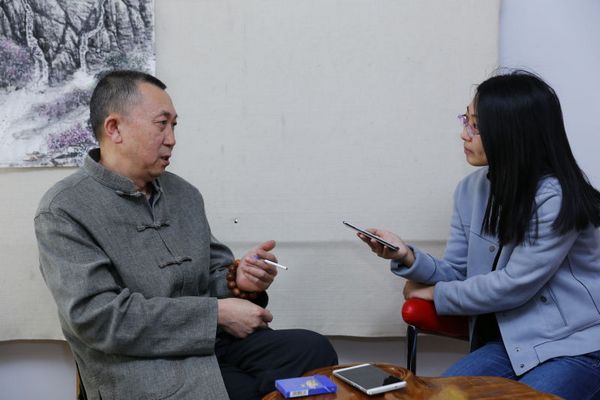 自然之韵在画中——记国家一级画师侯喜林艺术创作情怀(图3) 候喜林先生谈艺术创作