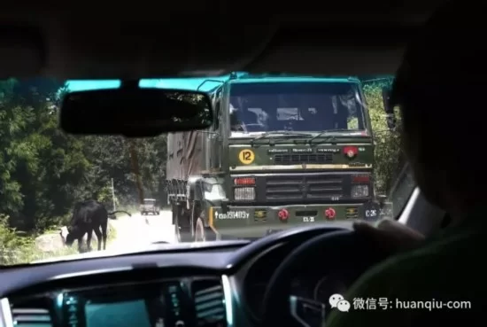 记者抵近不丹一侧军事重镇 目击印军车队集结(图7) 记者抵近不丹一侧军事重镇 目击印军车队集结(图7)