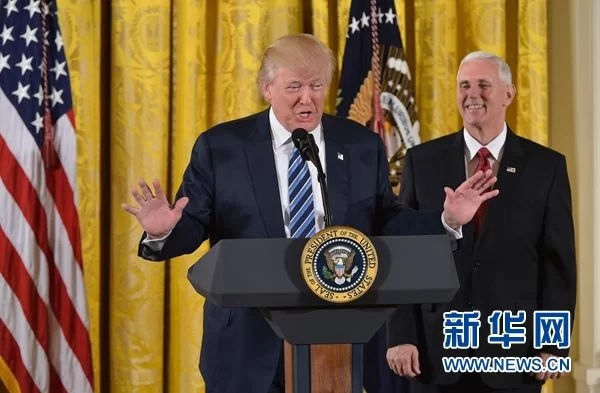 与民主党直接“约会”!特朗普成“墙头草”(图1) 资料图:特朗普