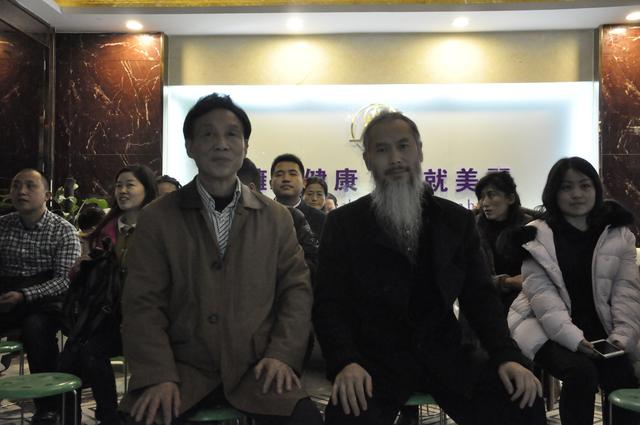 陈红涛教授中华五环养生长寿功在蓉正式开设专修班(图3) 陈教授和《道缘》杂志原执行主编、吴道子道医馆文化总监吴德春道长在一起