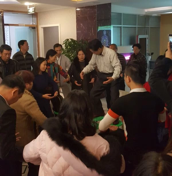 陈红涛教授中华五环养生长寿功在蓉正式开设专修班(图6) 学员们学习热情高涨