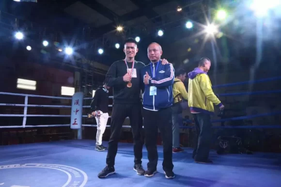 天图杯WBA排位赛中国四川站人气爆棚,成都拳迷热烈追捧!(图3) 天图杯WBA排位赛中国四川站人气爆棚,成都拳迷热烈追捧!(图3)