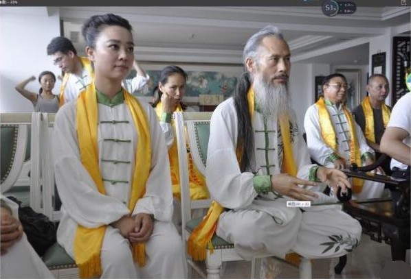 陈红涛教授《经络与人体"核反应堆"》功法讲座获中外专家学者赞誉(图7) 少老同堂,习练健康功法