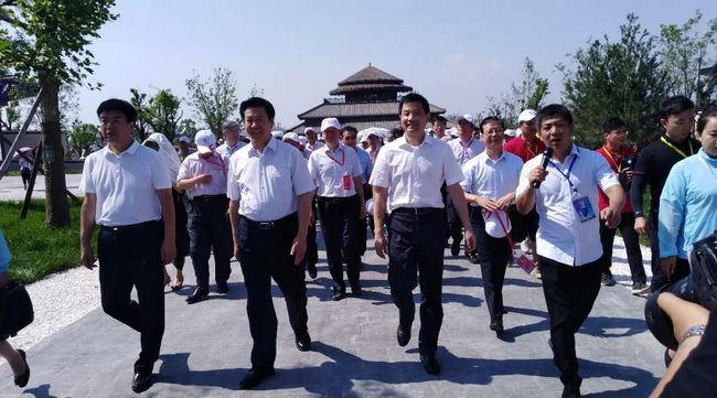 中国·周原景区在周文化发祥地盛大开园(图2) 领导和嘉宾