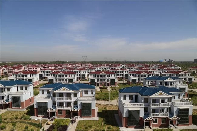 陕西榆阳:乡村振兴“促发展” 脱贫攻坚“奔小康”(图2) 整齐划一的集中居住区