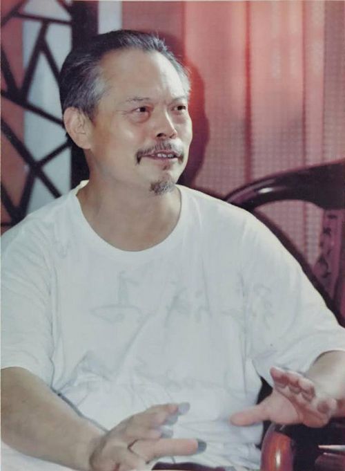 探索《水浒传》背后的故事——著名作家淡泊新书《水浒传全揭秘》即将面世(图1) 淡泊先生近照
