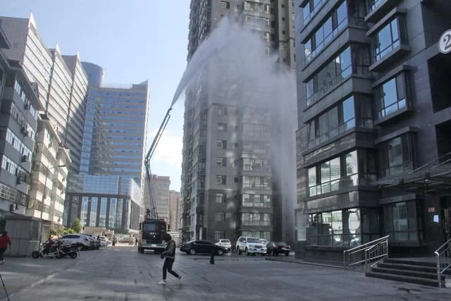 高喷车灭火演练