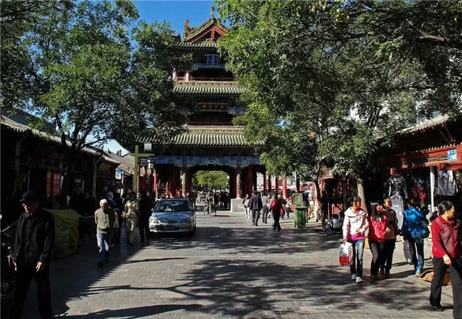 陕西榆林:由“旧城时代”走向“高新时代”(图2) 街景