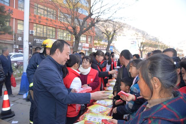 发放资料