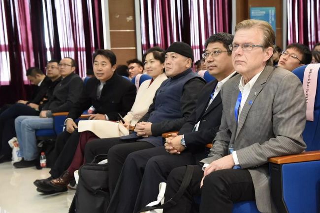 探讨发展新模式 推动走向新高度——2018年海淀艺术教育国际研讨会举办(图4) 与会的国内外艺术家