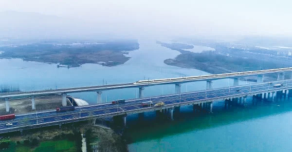 《求是》:论新时代(图2) 《求是》:论新时代(图2)