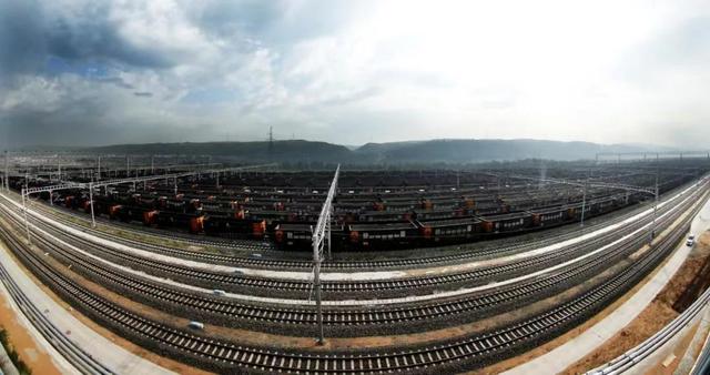 神朔铁路朱盖塔站：13亿吨＂榆林煤＂从这里走向全国(图2)