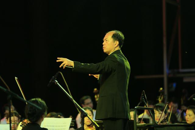 ＂红旗颂·解放情＂庆祝新中国成立70周年交响音乐会(图6)