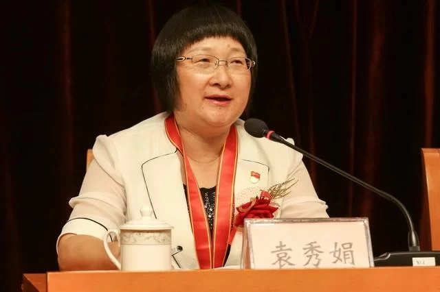 东莞女干部袁秀娟:对妇女儿童工作有独特情怀(图1) 东莞女干部袁秀娟:对妇女儿童工作有独特情怀(图1)