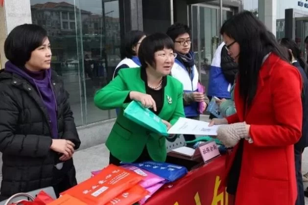 东莞女干部袁秀娟:对妇女儿童工作有独特情怀(图7) 东莞女干部袁秀娟:对妇女儿童工作有独特情怀(图7)