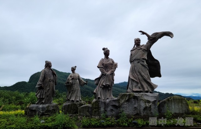 龙顺：蜀山有“仙”，我在亚洲最大桌山瓦屋等你(图6)