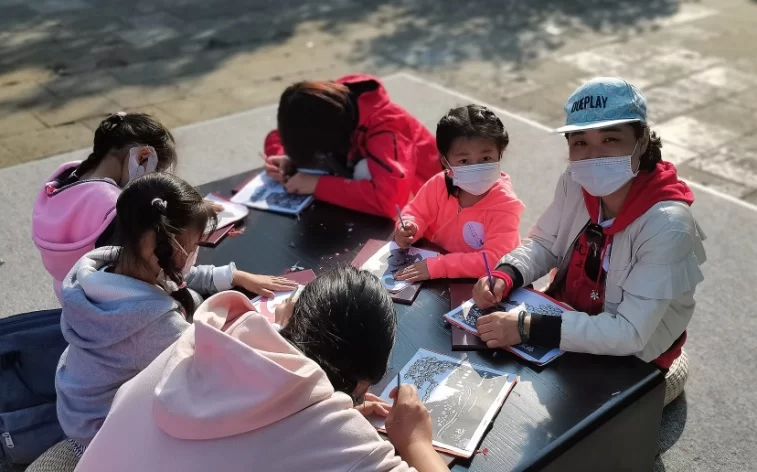 “八达岭长城与哈德良长城:世界文化遗产对话展”主题剪纸活动举行(图7) “八达岭长城与哈德良长城:世界文化遗产对话展”主题剪纸活动举行(图7)