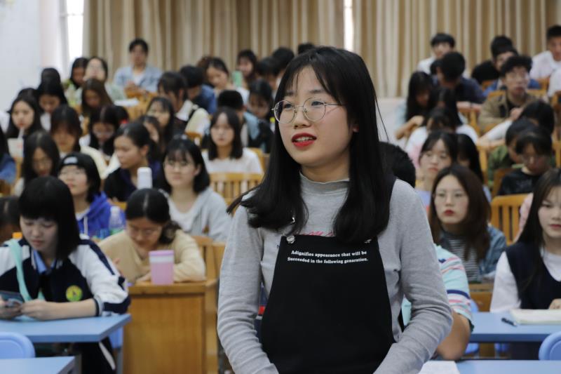 好新闻是如何产生的?资深媒体人宾阳在南宁师范大学开讲(图3) 好新闻是如何产生的?资深媒体人宾阳在南宁师范大学开讲