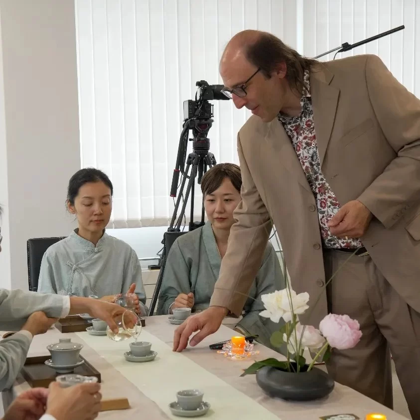 中国与瑞士文化交流合作开启新篇章——伯尔尼中国文化中心正式揭牌(图32) 中国与瑞士文化交流合作开启新篇章——伯尔尼中国文化中心正式揭牌(图32)