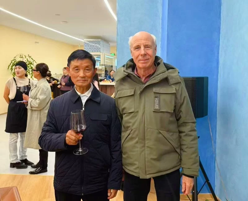 张仲安赴贺兰山麓学习德米特生物动力农法，探索生物酿造可持续发展新路径