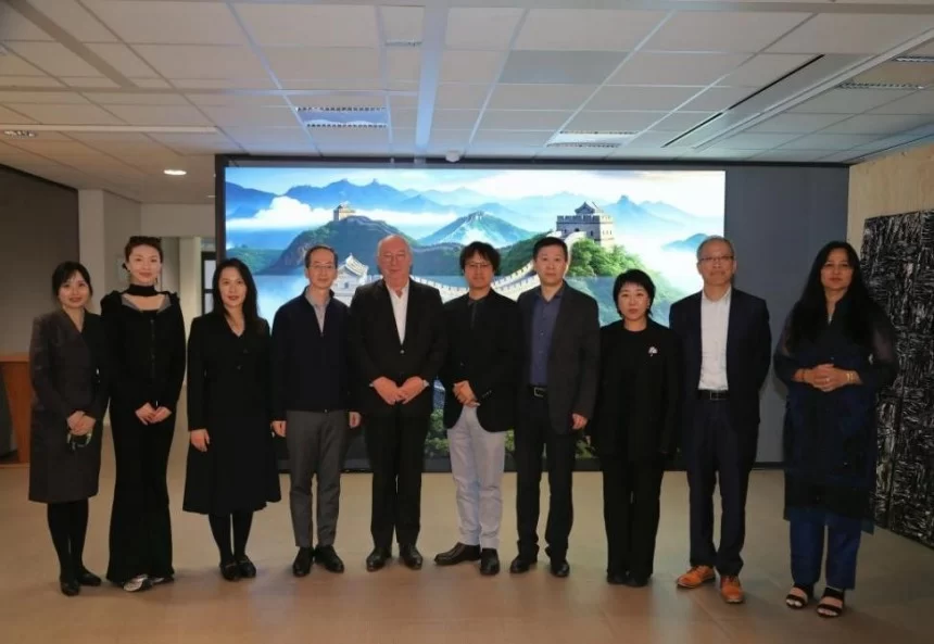 “纸语千年 艺韵华章”中国纸本艺术国际巡展在荷兰海牙举办(图2) 图片 2.jpg