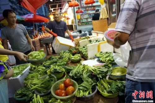 菜篮子调查:“断茬”致蔬菜连涨九周 猪肉价格回落(图2) 资料图。<a target='_blank'  data-cke-saved-href='http://www.chinanews.com/' href='http://www.chinanews.com/'><p  align=