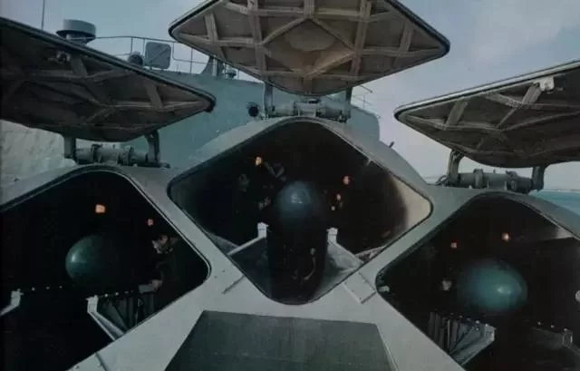 导弹驱逐舰南昌舰退役 要当军事主题公园(组图)(图10)