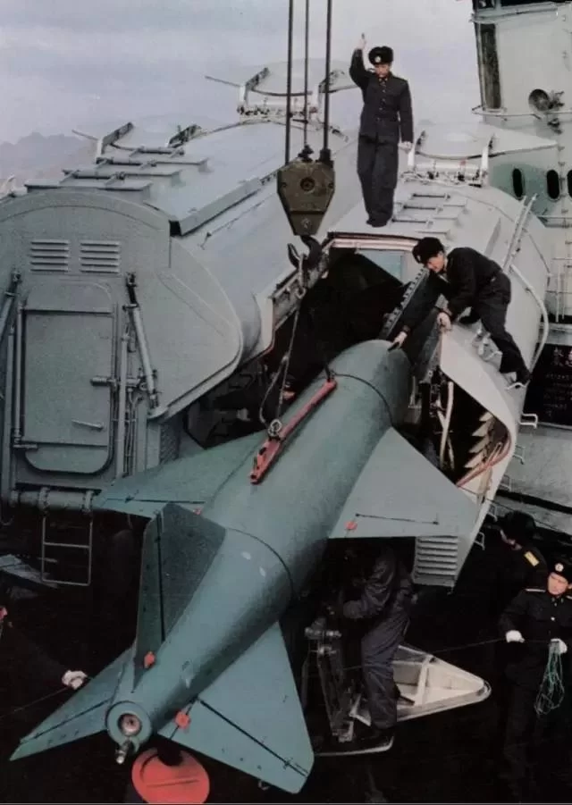 导弹驱逐舰南昌舰退役 要当军事主题公园(组图)(图11)