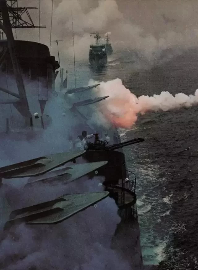 导弹驱逐舰南昌舰退役 要当军事主题公园(组图)(图12)