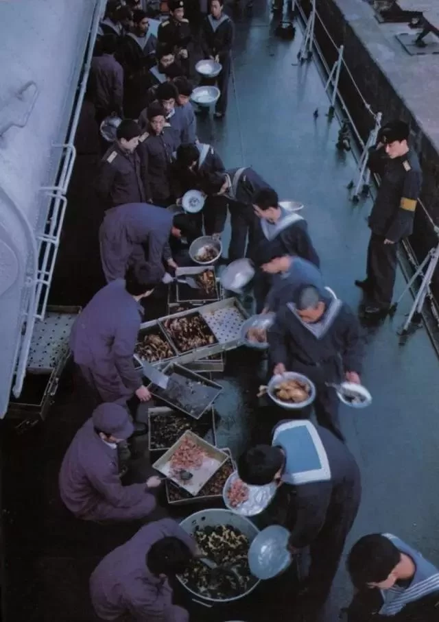 导弹驱逐舰南昌舰退役 要当军事主题公园(组图)(图17)