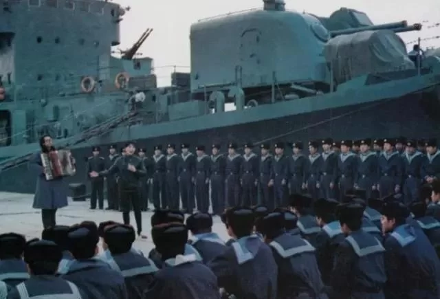 导弹驱逐舰南昌舰退役 要当军事主题公园(组图)(图19)