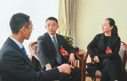 党的十九大四川团代表热议极不平凡的五年发展成就(图3) 党的十九大四川团代表热议极不平凡的五年发展成就(图3)