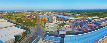 党的十九大四川团代表热议极不平凡的五年发展成就(图1) 党的十九大四川团代表热议极不平凡的五年发展成就(图1)