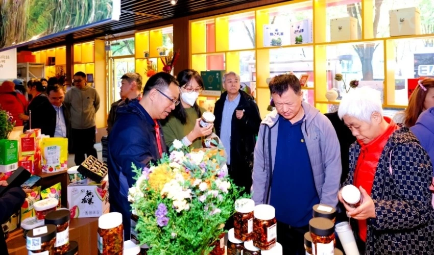 陆良县民族团结进步创建成果展暨“爨乡臻品”系列产品宣介活动在京举办(图7) 陆良县民族团结进步创建成果展暨“爨乡臻品”系列产品宣介活动在京举办(图7)